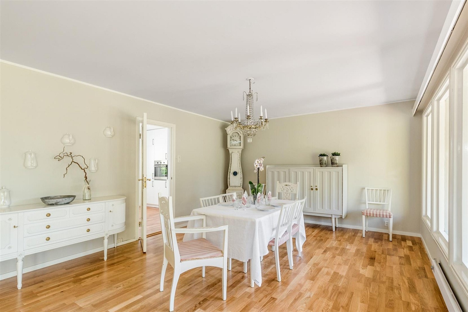 Spisestue. Galleribilde