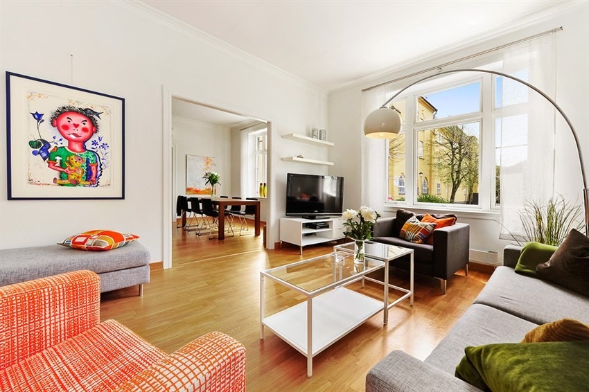 Lys og luftig stue med god takhøyde Galleribilde