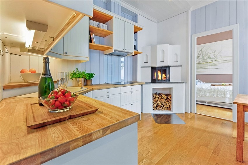 God arbeidsplass på kjøkkenbenken Galleribilde