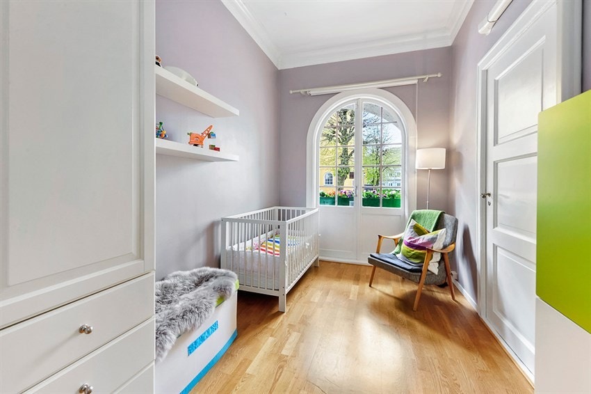 Leiligheten har tre store soverom Galleribilde