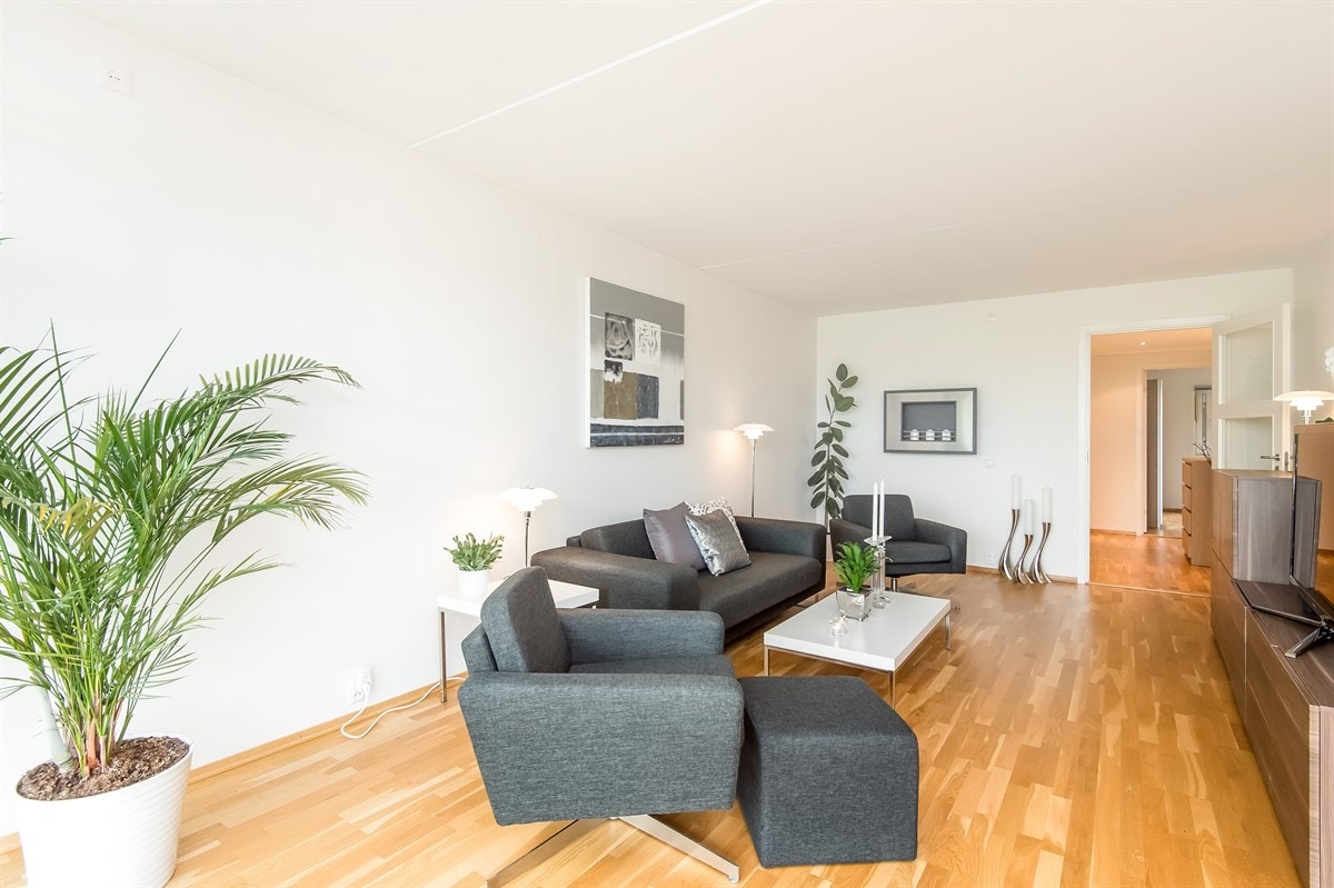 Stue med god plass for sofa -og tv løsning. Galleribilde