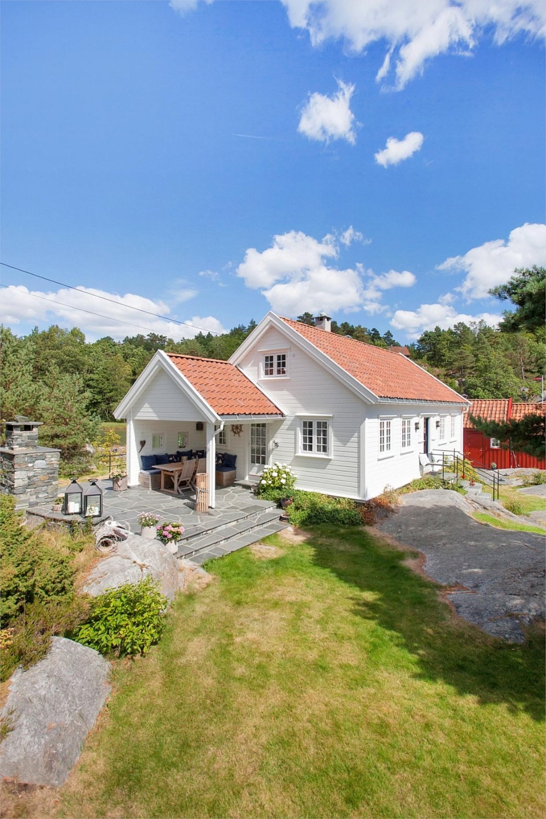 Hytten med flott uteplass utenfor Galleribilde