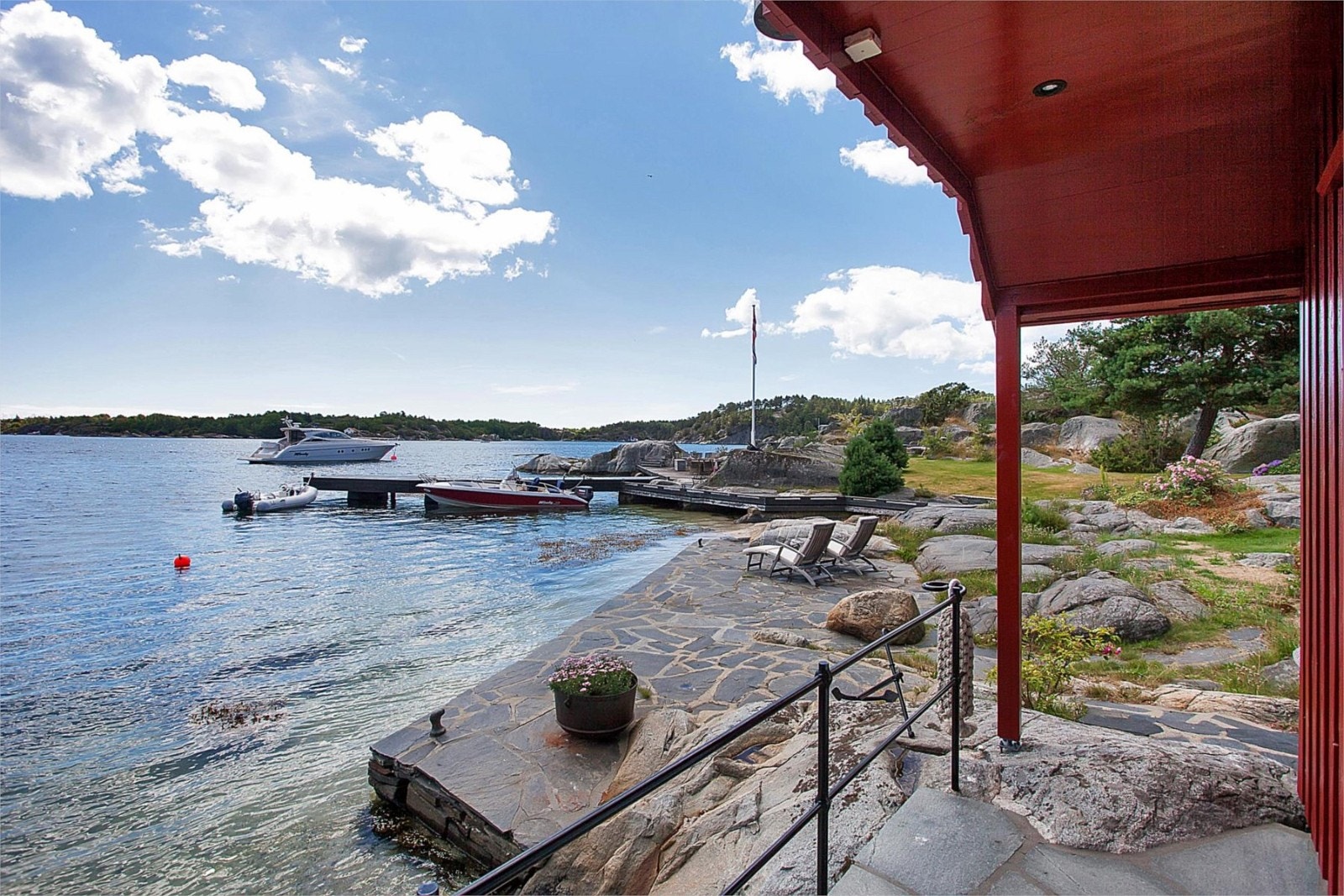 Fra gjesteannekset mot strandarealet Galleribilde