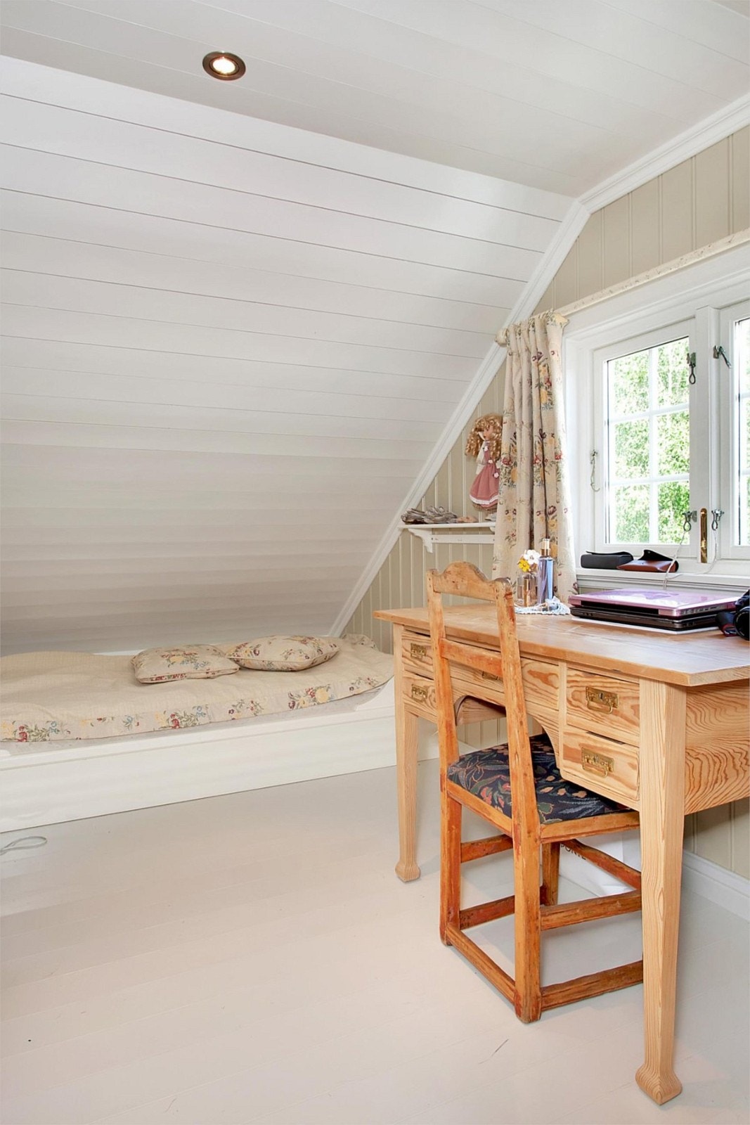 Fra rom i loftstasjen i hytten Galleribilde