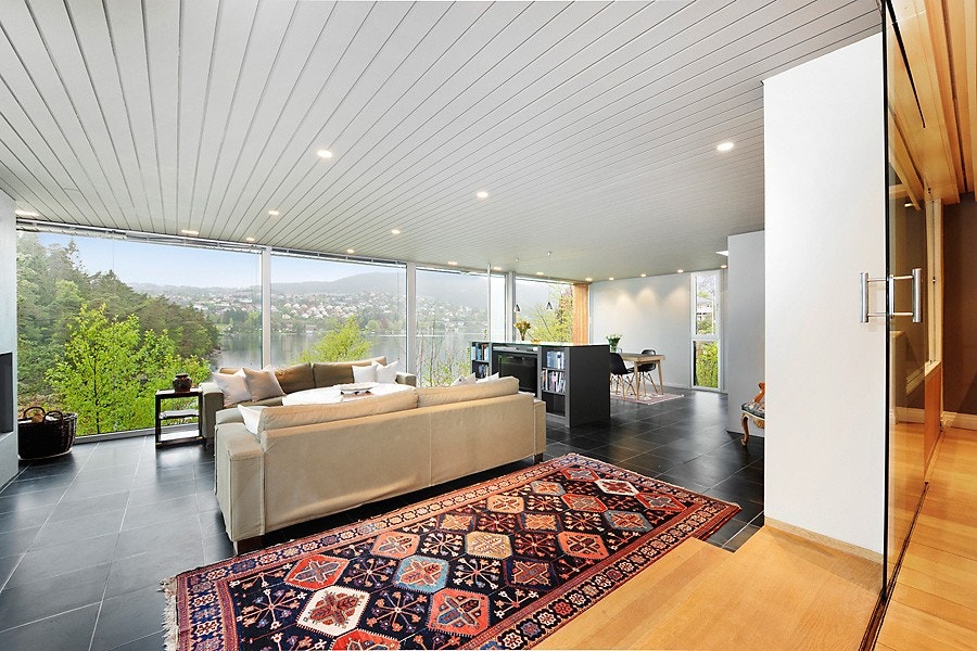 Moderne og stilren stue Galleribilde