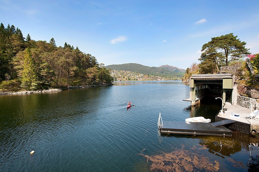 Båthus/nøst, kaianlegg og flytebrygge Galleribilde
