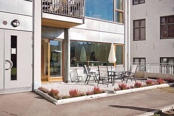 Inngangsdør oppgang til venstre Galleribilde