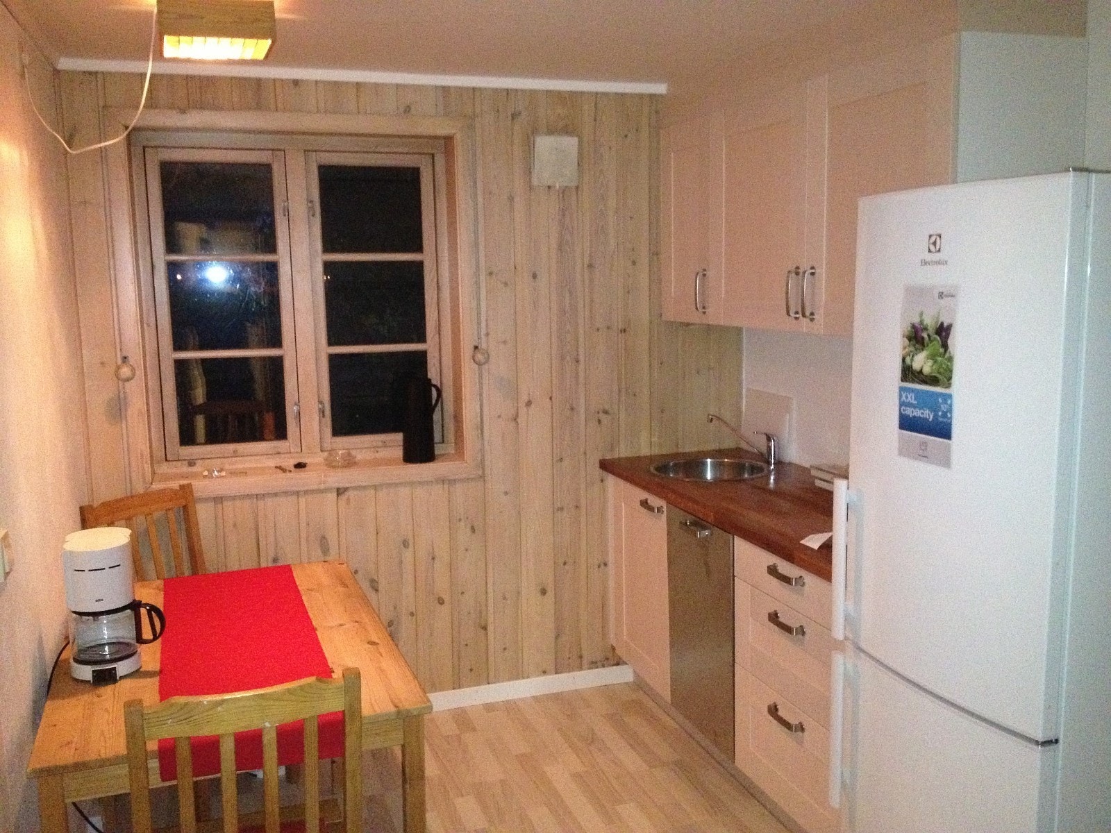 kjøkken m. hvitevarer Galleribilde