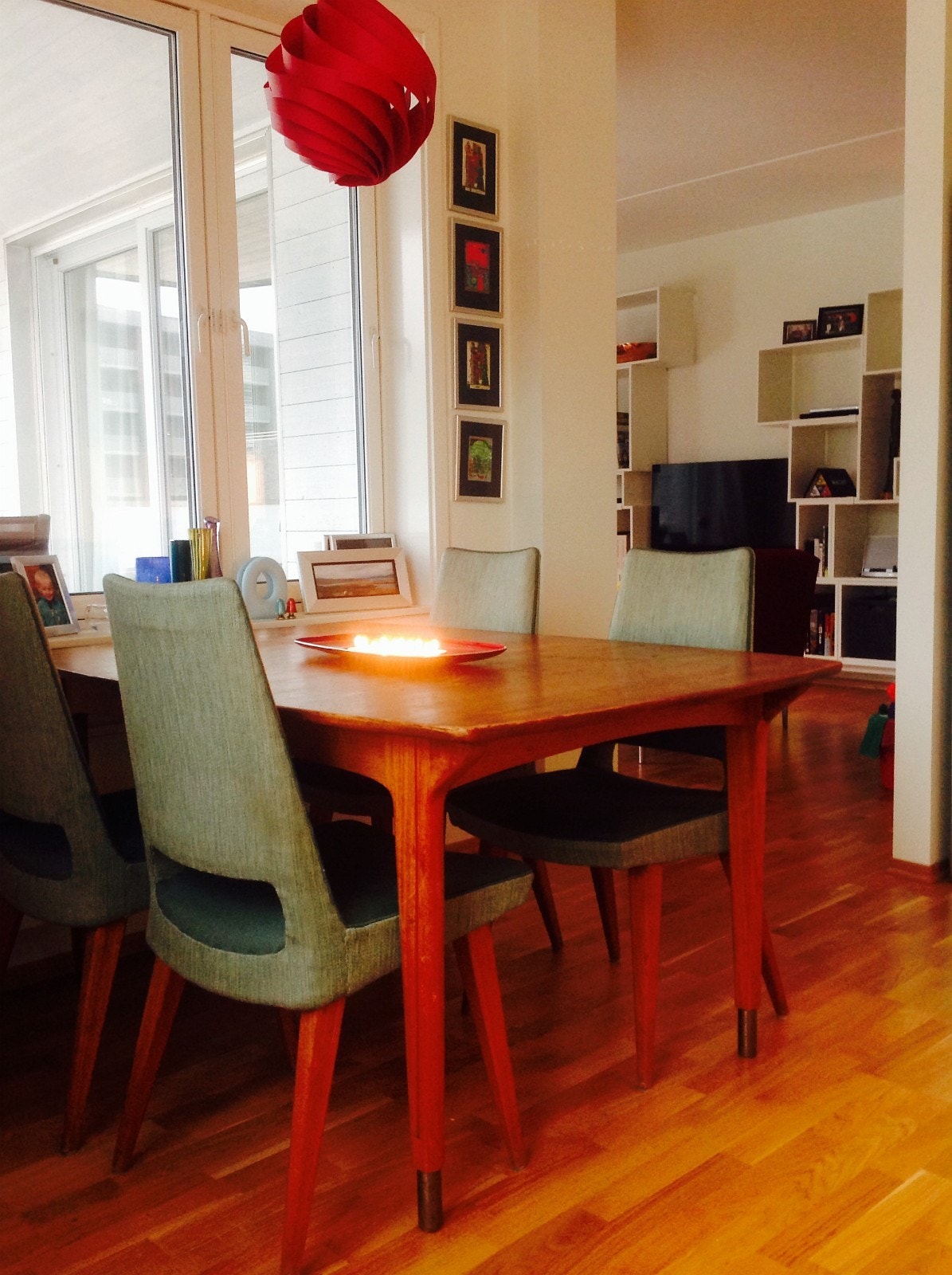 Kjøkken med plass til spisebord Galleribilde