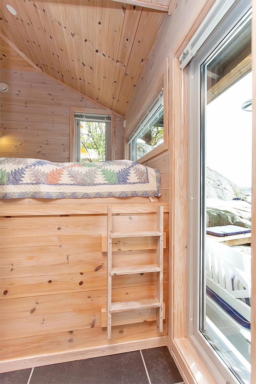 Fra seng i soveanneks Galleribilde