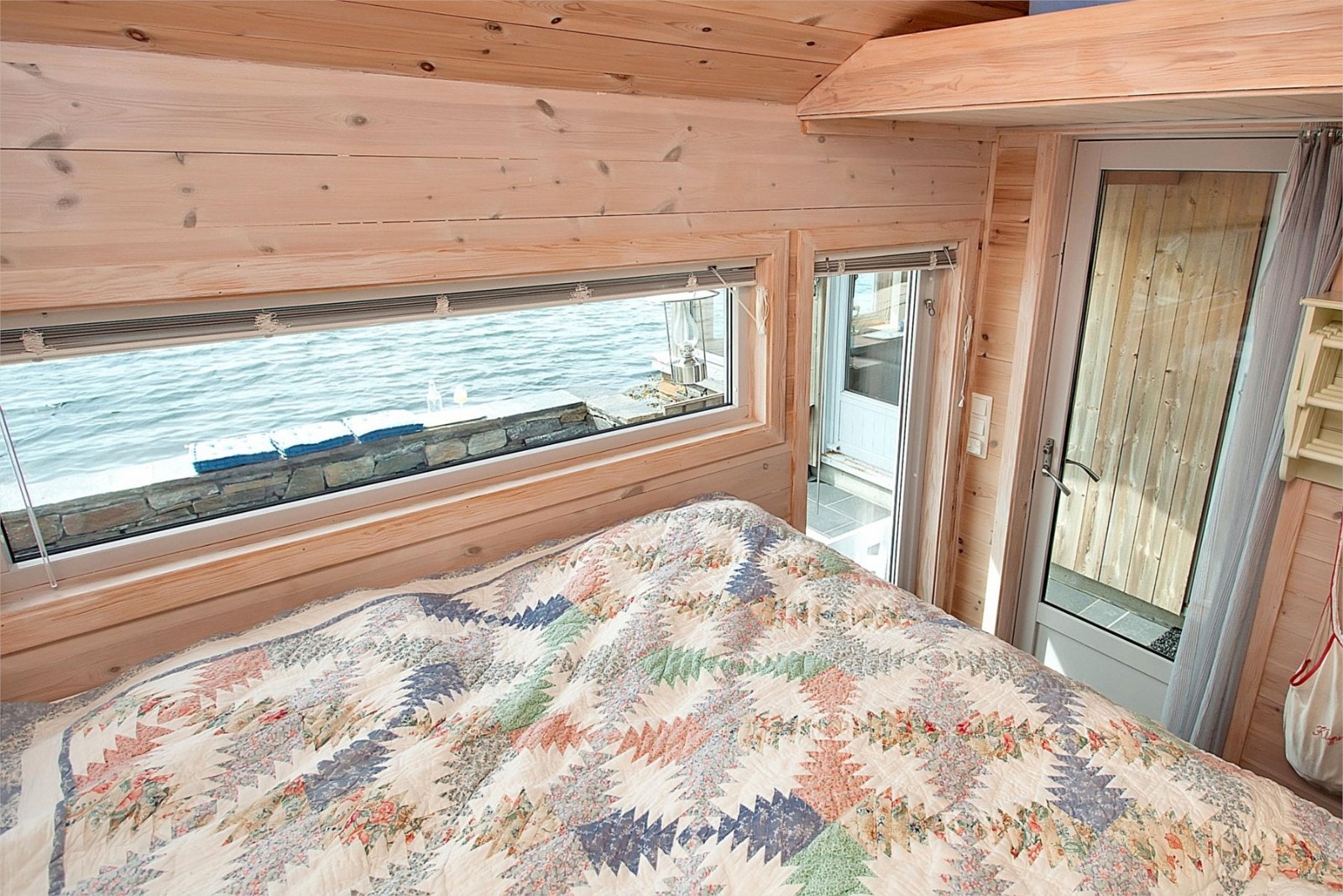 Fra soveanneks som vender ut mot sjøen Galleribilde