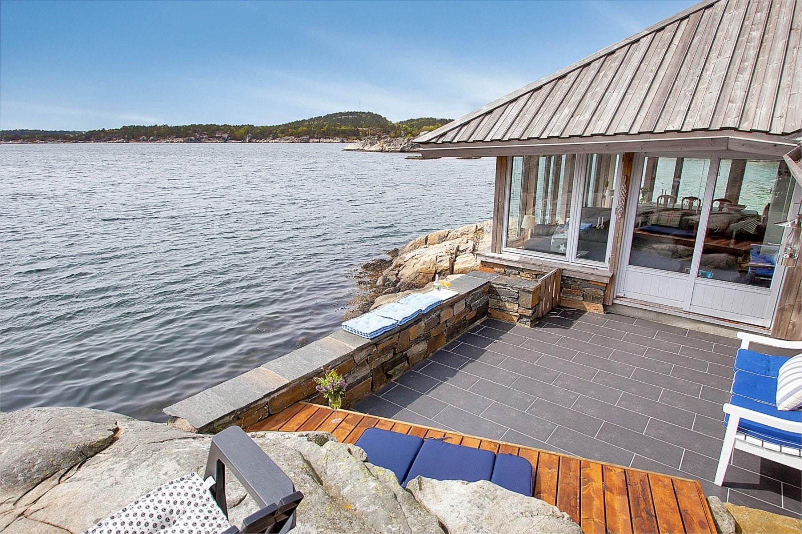 Fra plattingen utenfor hytten Galleribilde