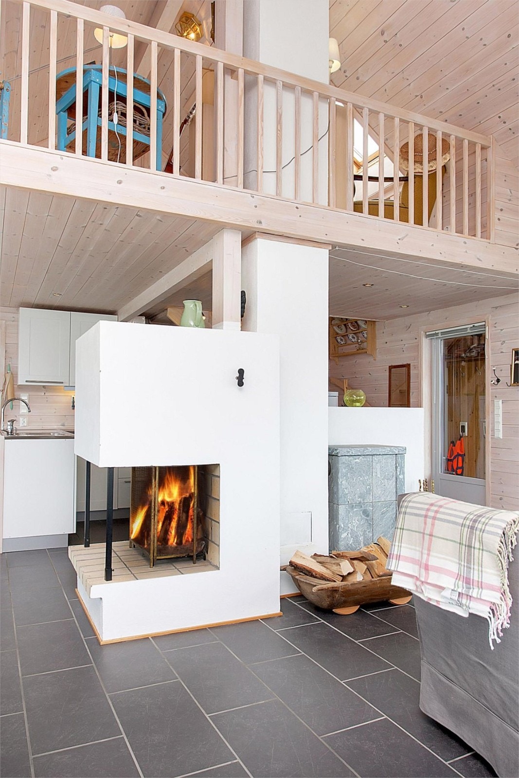 Fra stuen med peis og kleberstensovn Galleribilde