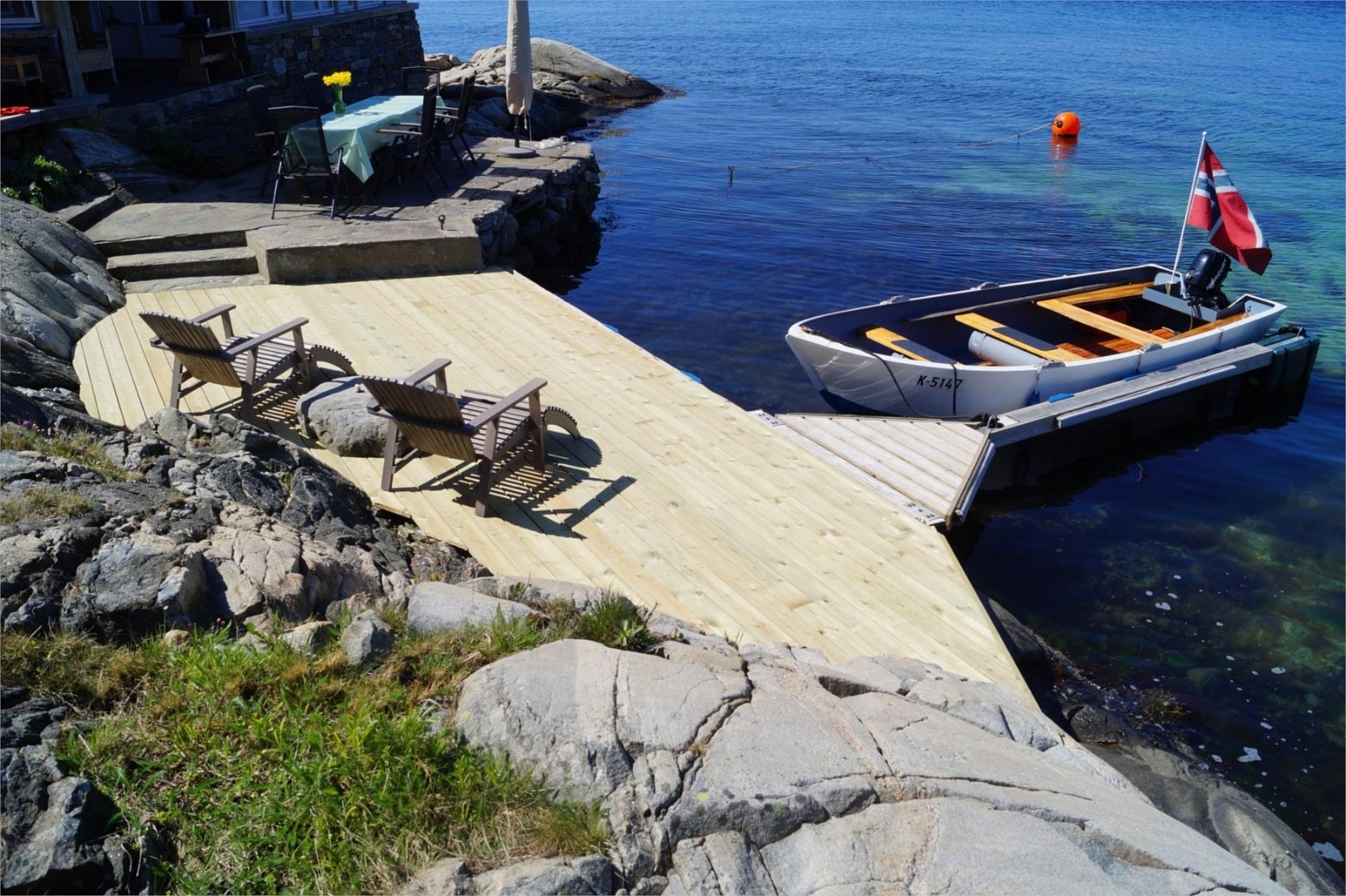 Bilde fra bryggen tatt i mai 2015 - med nytt tredekke Galleribilde