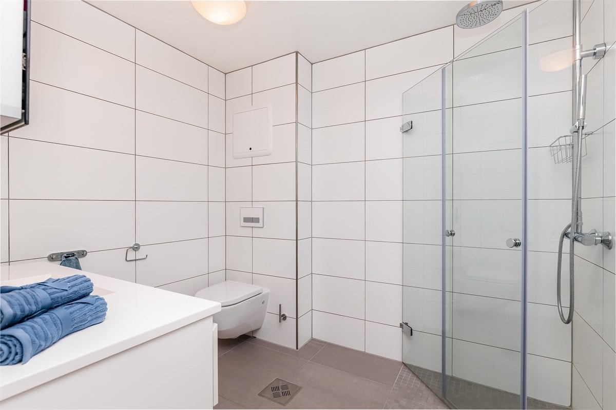 Lekkert, totalrenovert bad fra 2013 med 10 års garanti Galleribilde