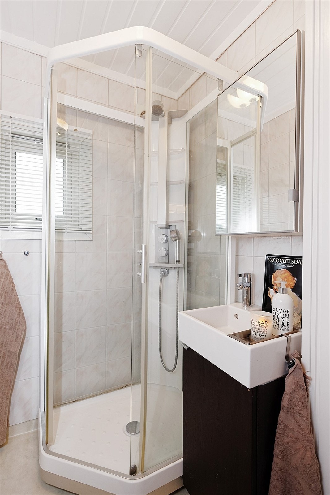 Pent bad med dusjkabinett. Galleribilde