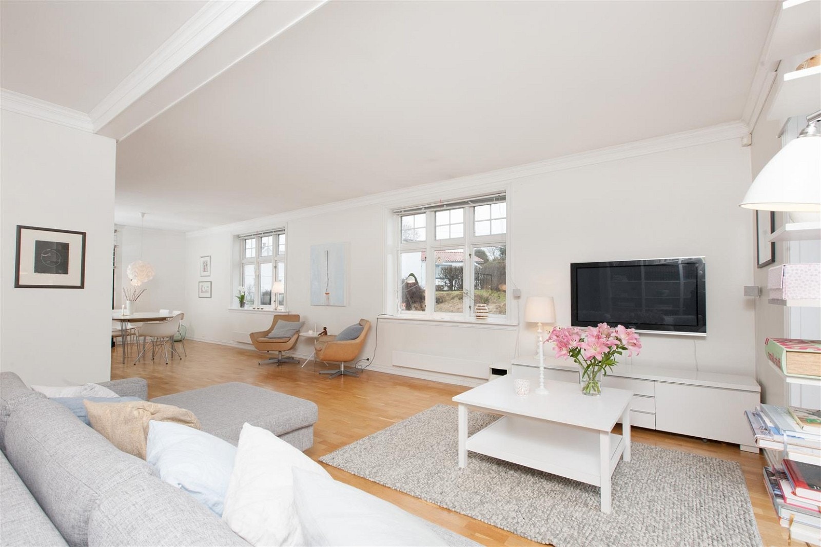 Tiltalende og luftig stue. Galleribilde