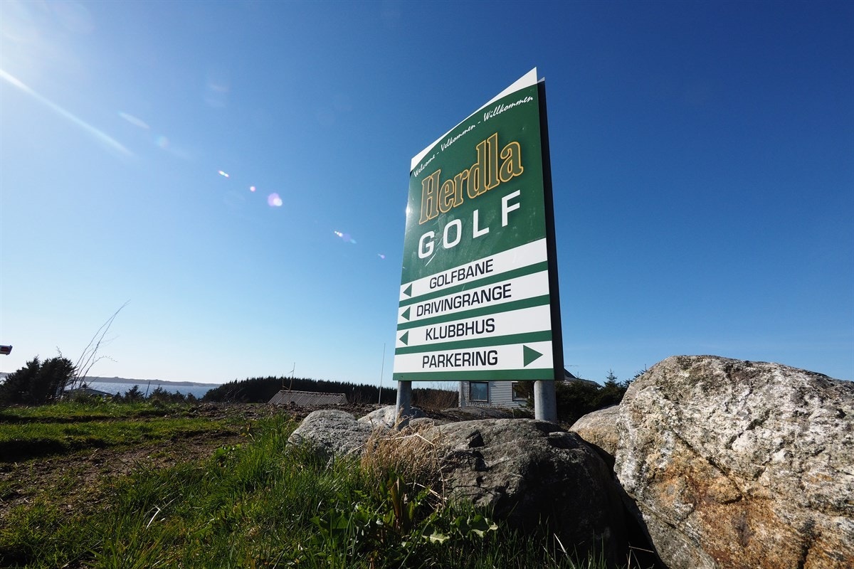 Proaktiv: Kort kjøretur til Herdla Golf. Fantastisk 9-hulls golfbane med klubbhus og driving range. Galleribilde