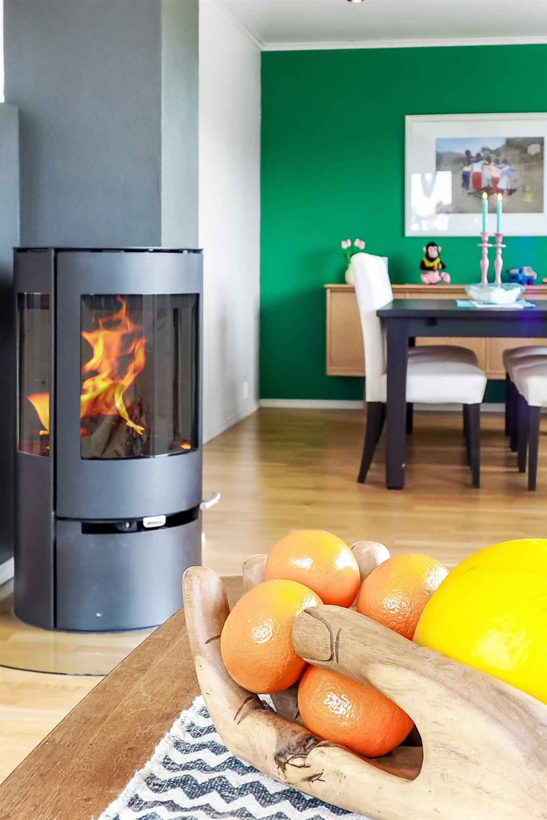 Proaktiv: Aduro ildsted med glassfront. Rett plassering mellom sofa- og spisestue. Galleribilde