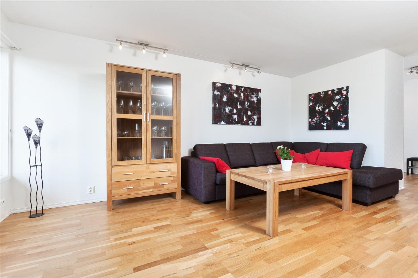 Stue med plass til sofakrok Galleribilde