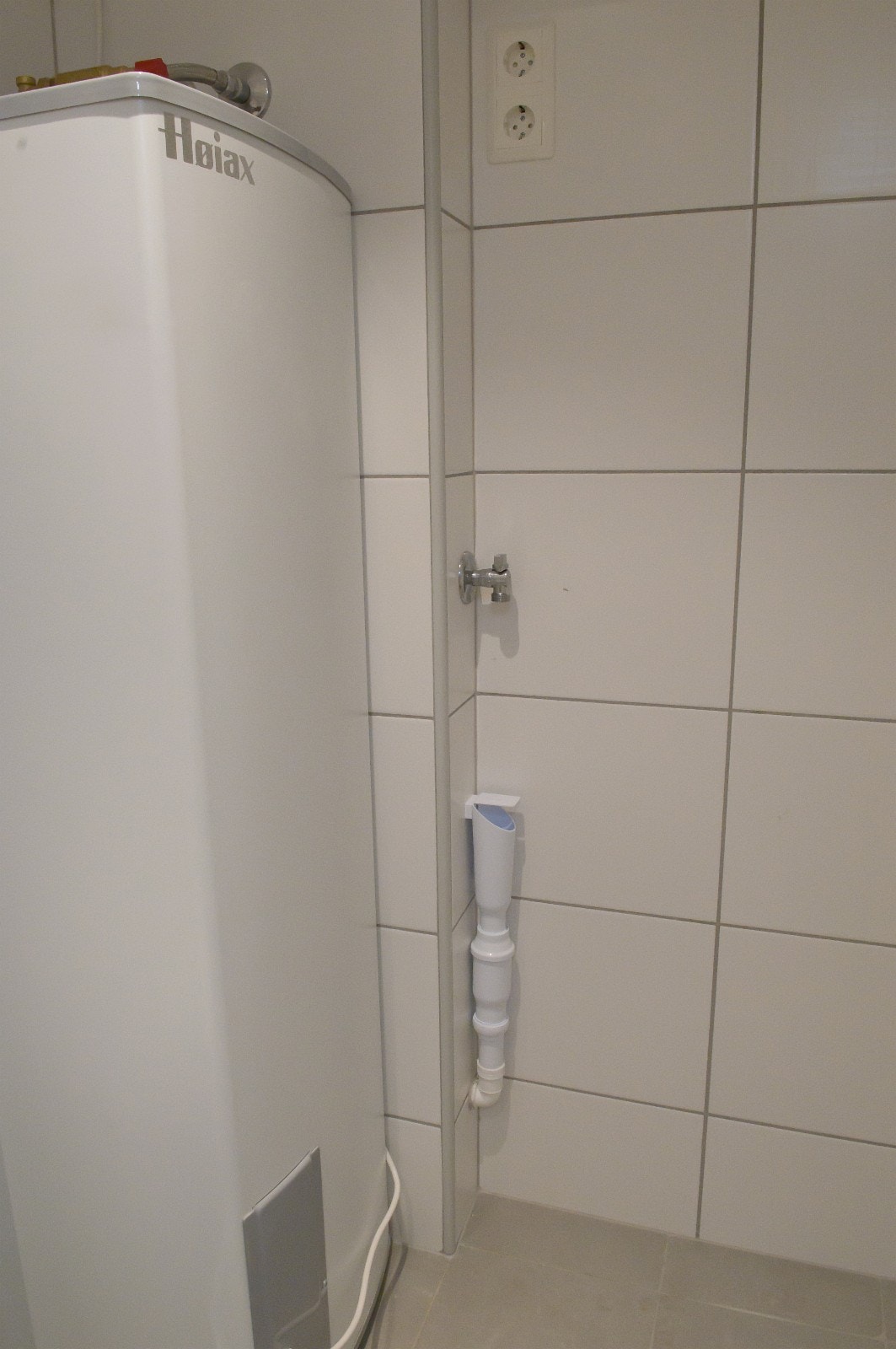 Dedikert varmtvannsbereder gjør at man ikke går tom for varmt vann selv om hoveddelen bruker masse vann. Galleribilde