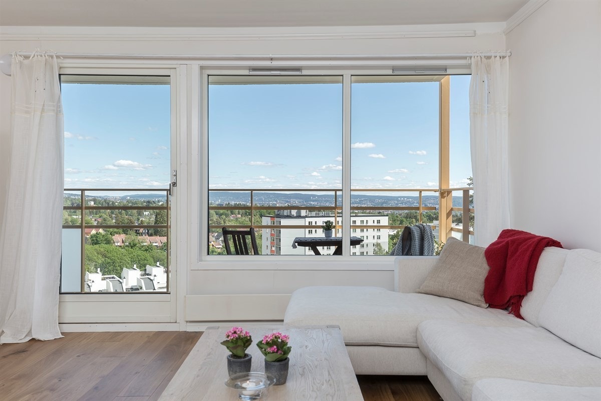 Stue med utgang balkong Galleribilde