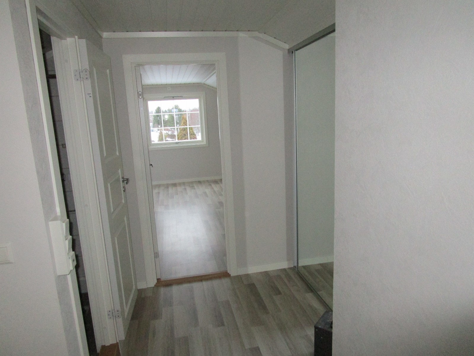 Gang med sov/gjest og bad Galleribilde