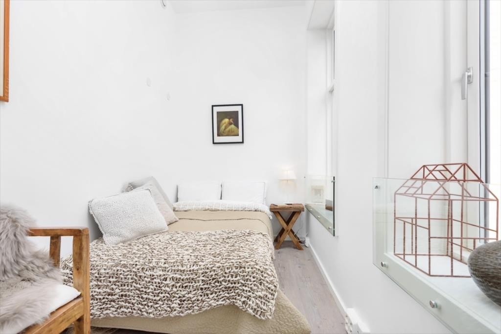 Soverom mot bakgård Galleribilde