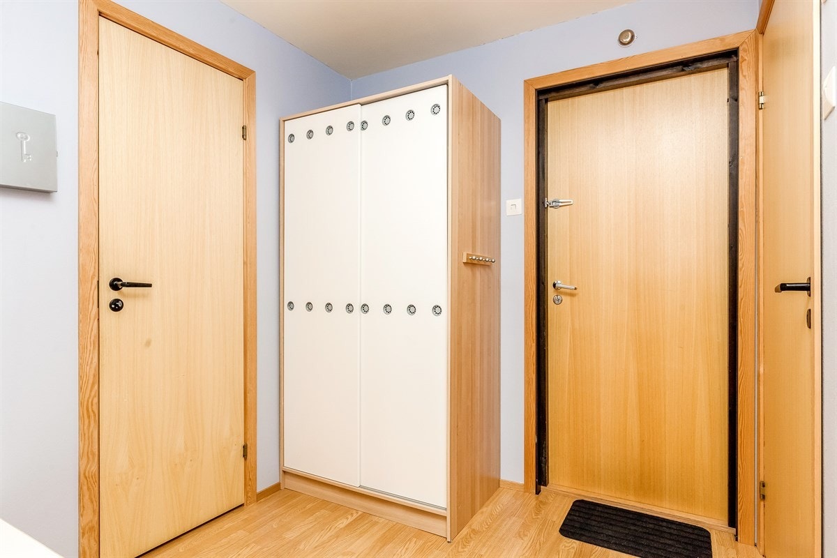 Entré med skapinnredning. Galleribilde