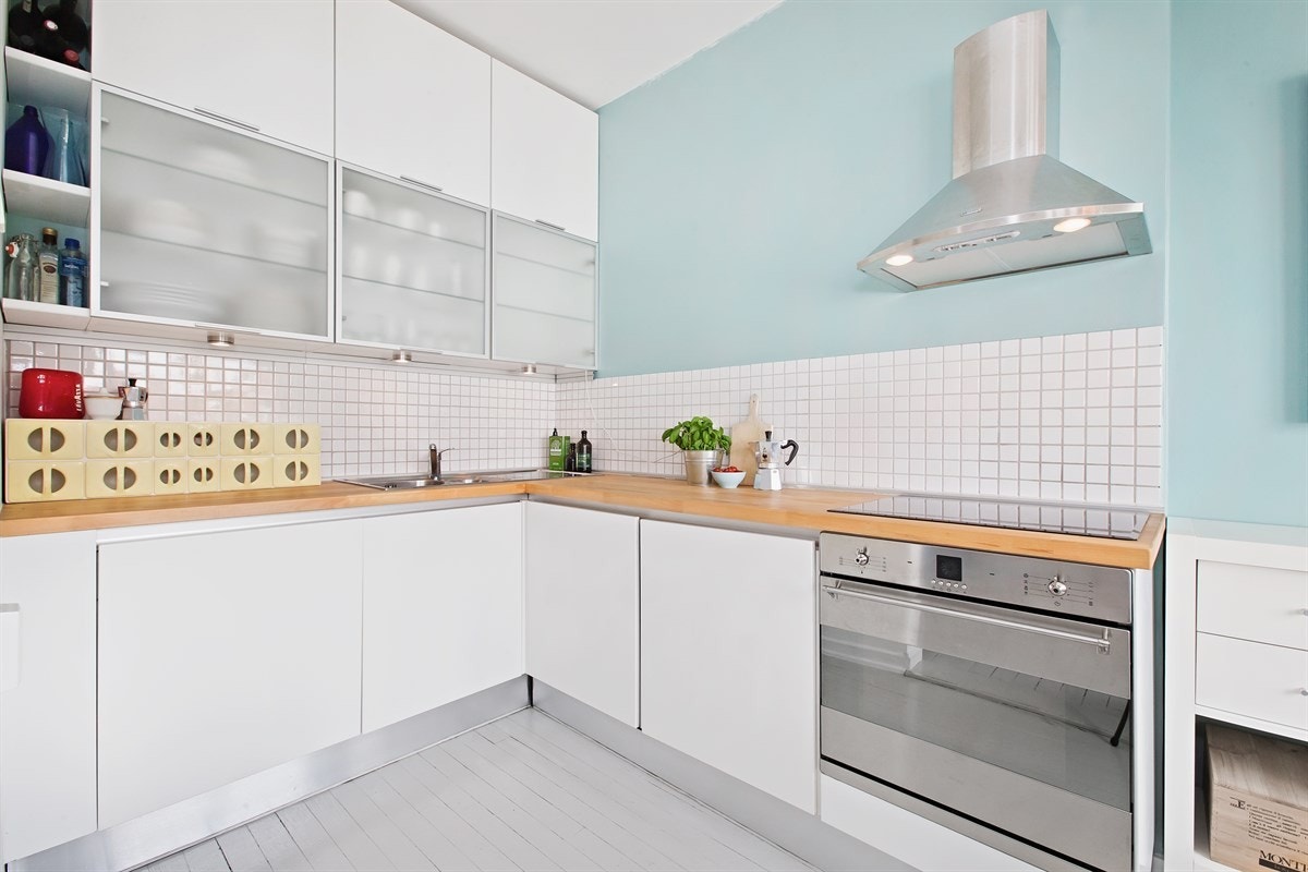 Tidsriktig og stilrent kjøkken, nytt i 2005 i forbindelse med at hele borettslaget og alle leilighetene ble totaloppusset. Galleribilde