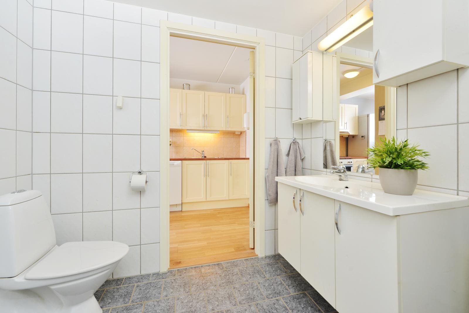 Pent flislagt bad fra 2006. Galleribilde