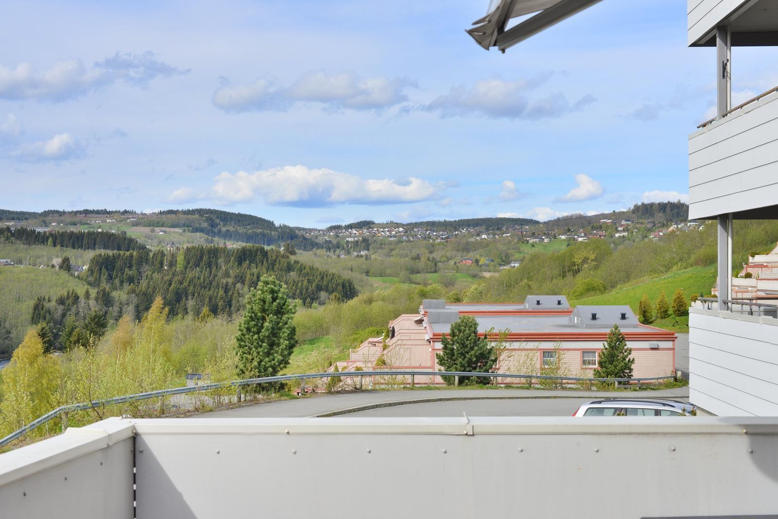 Utsikt fra terrasse. Galleribilde