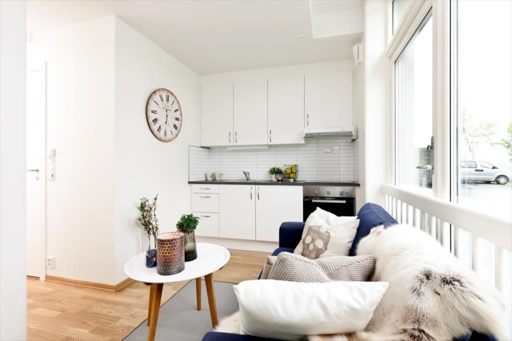 Det kommer grøntareal rett utenfor leilighetens franske balkong Galleribilde