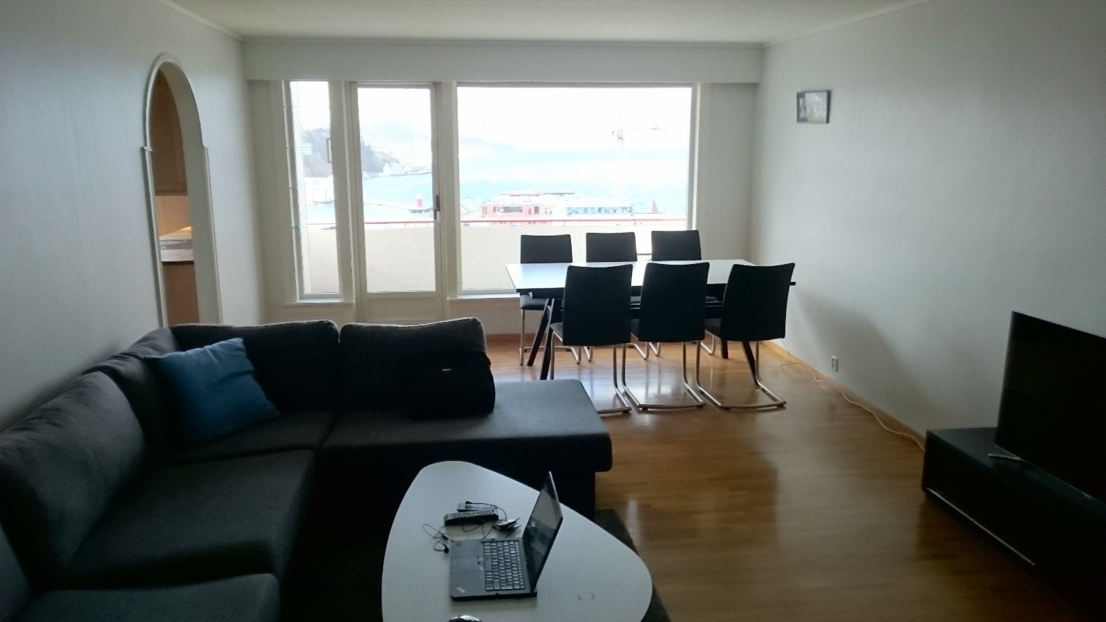 Stue (gammelt bilde, nå med innglasset ny balkong) Galleribilde