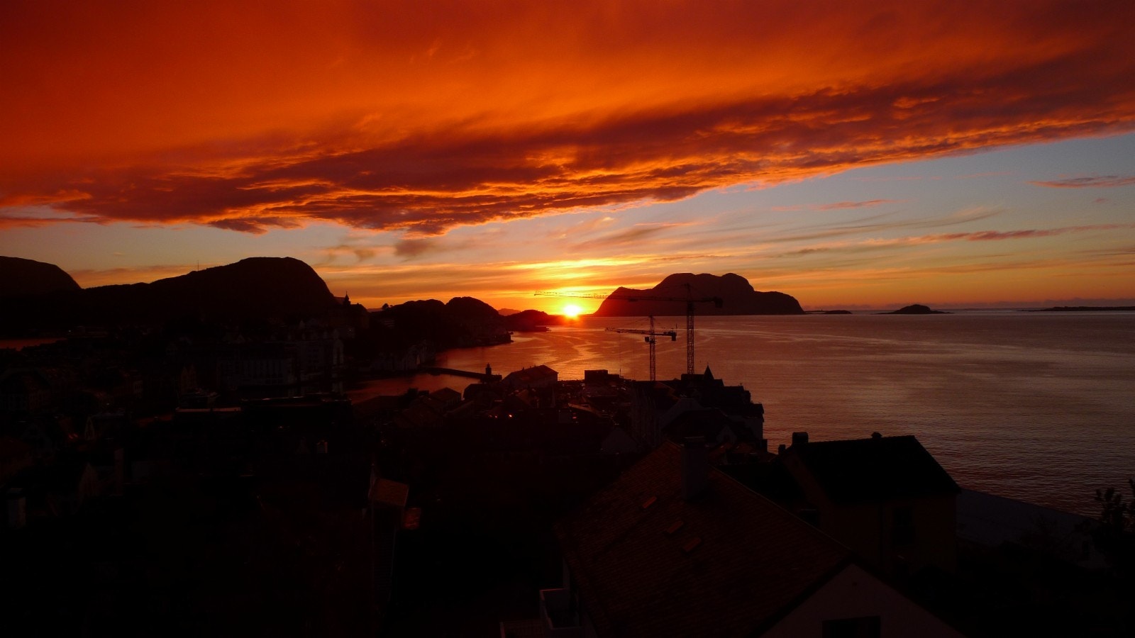 Utsikten en helt vanlig oktoberkveld... vestvendt leilighet/balkong Galleribilde