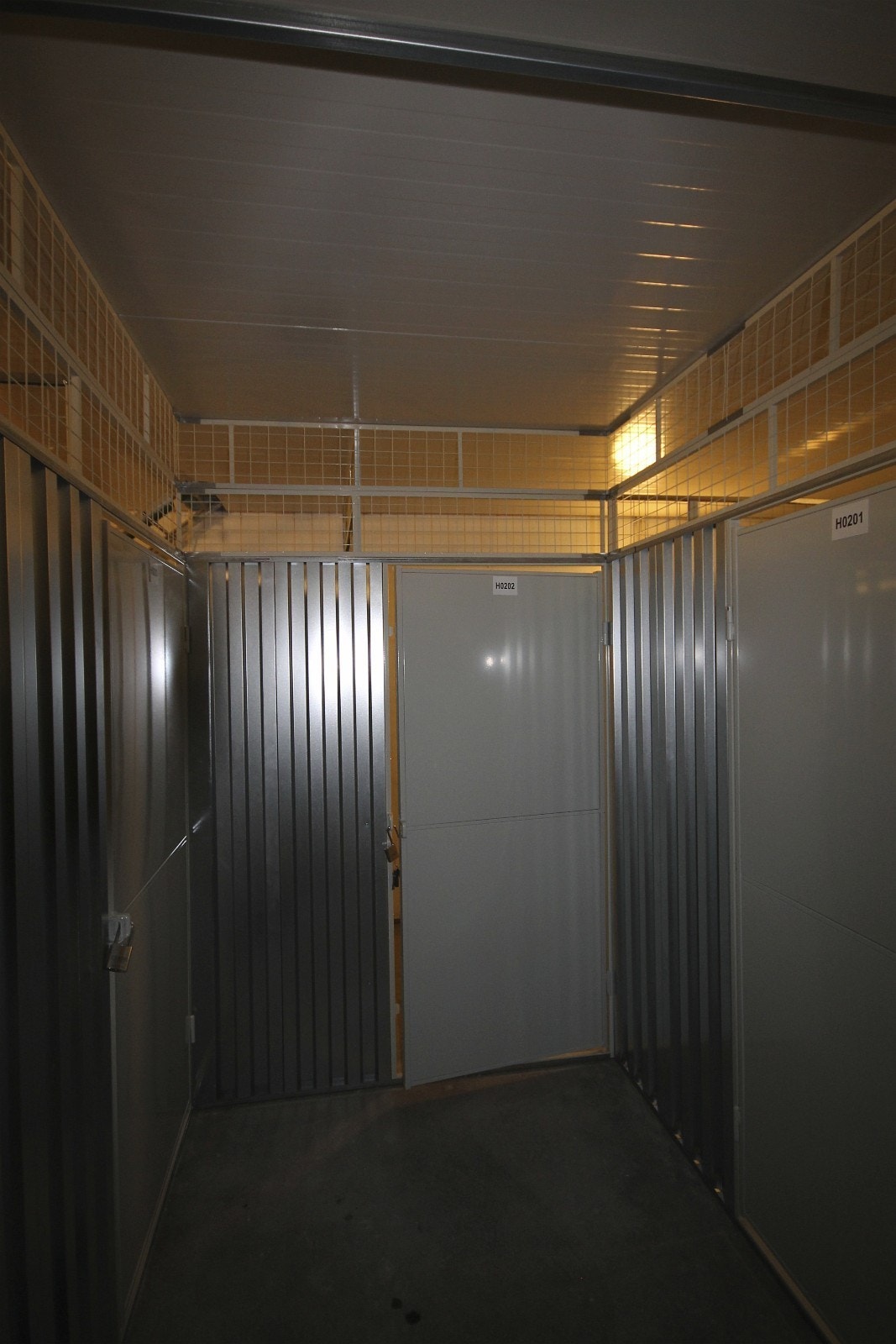 Storage shed - basement Galleribilde