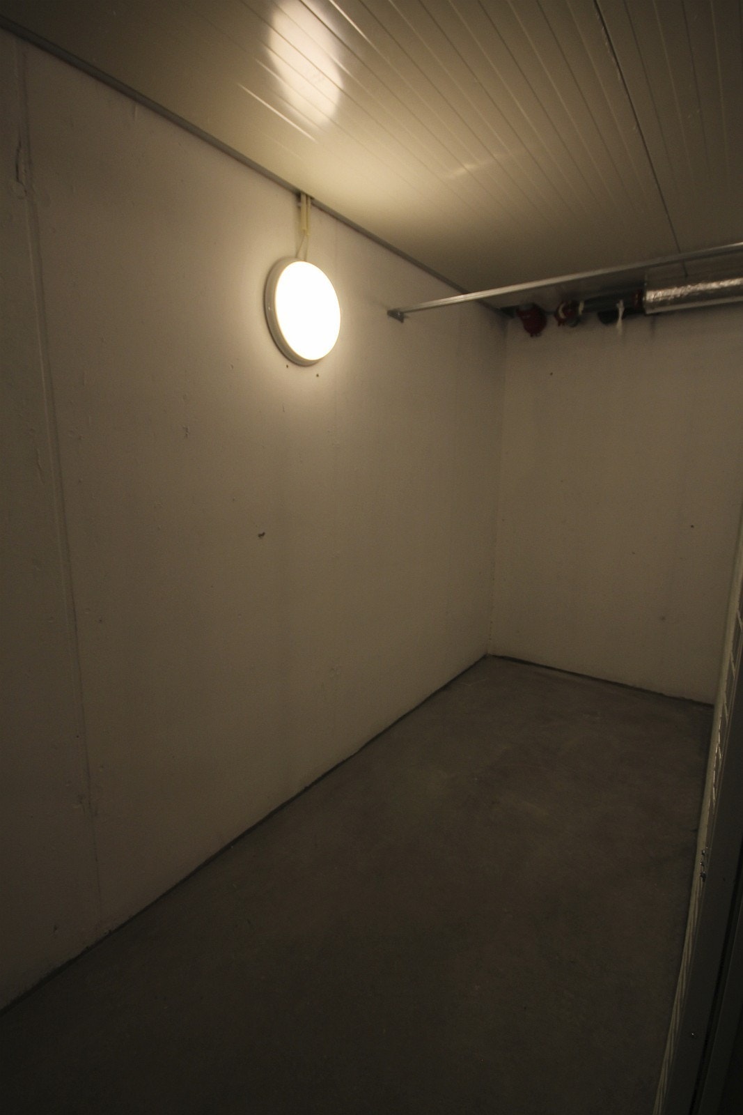 Storage shed - basement Galleribilde