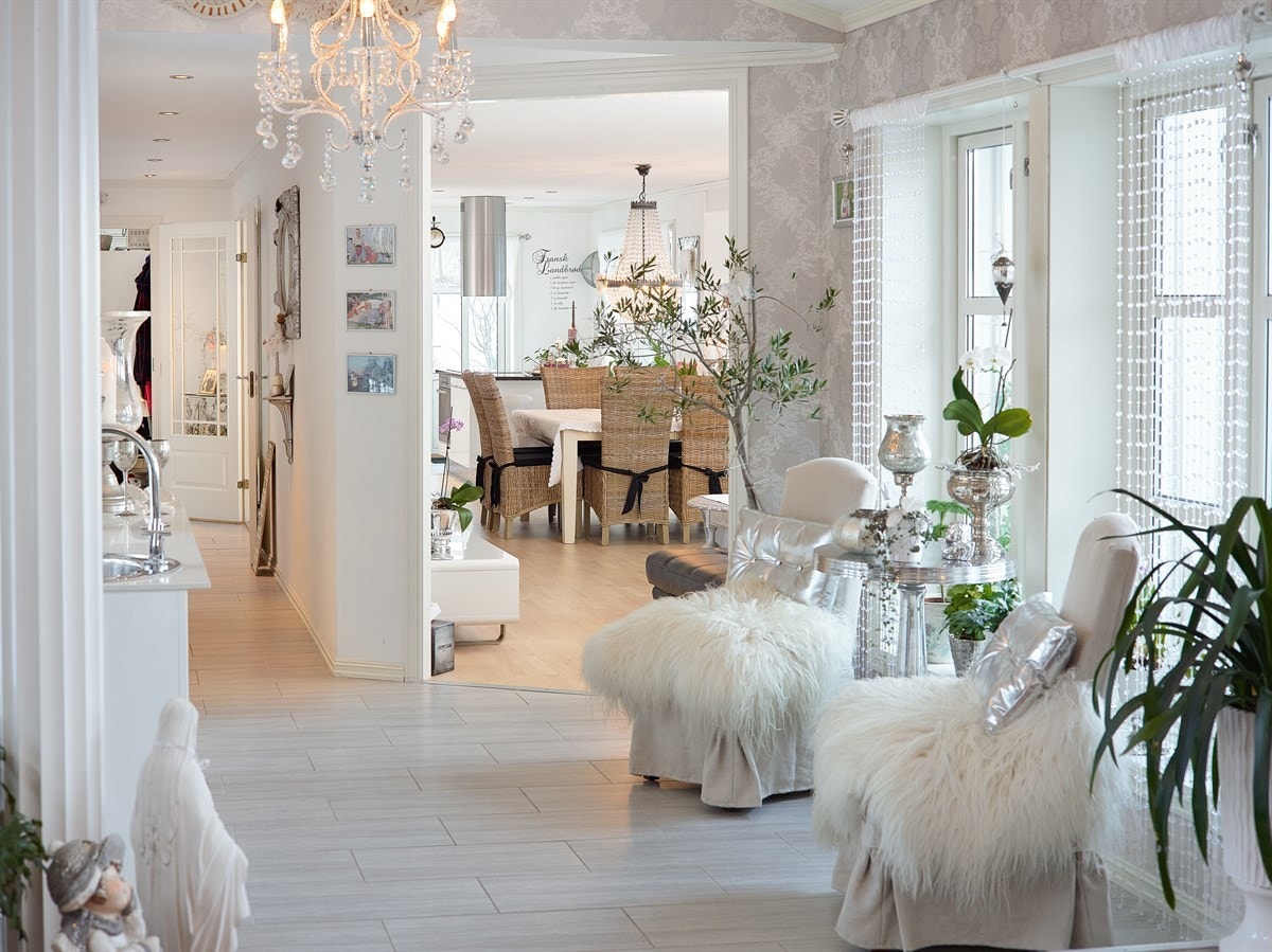 Vinstue mot spisestue Galleribilde