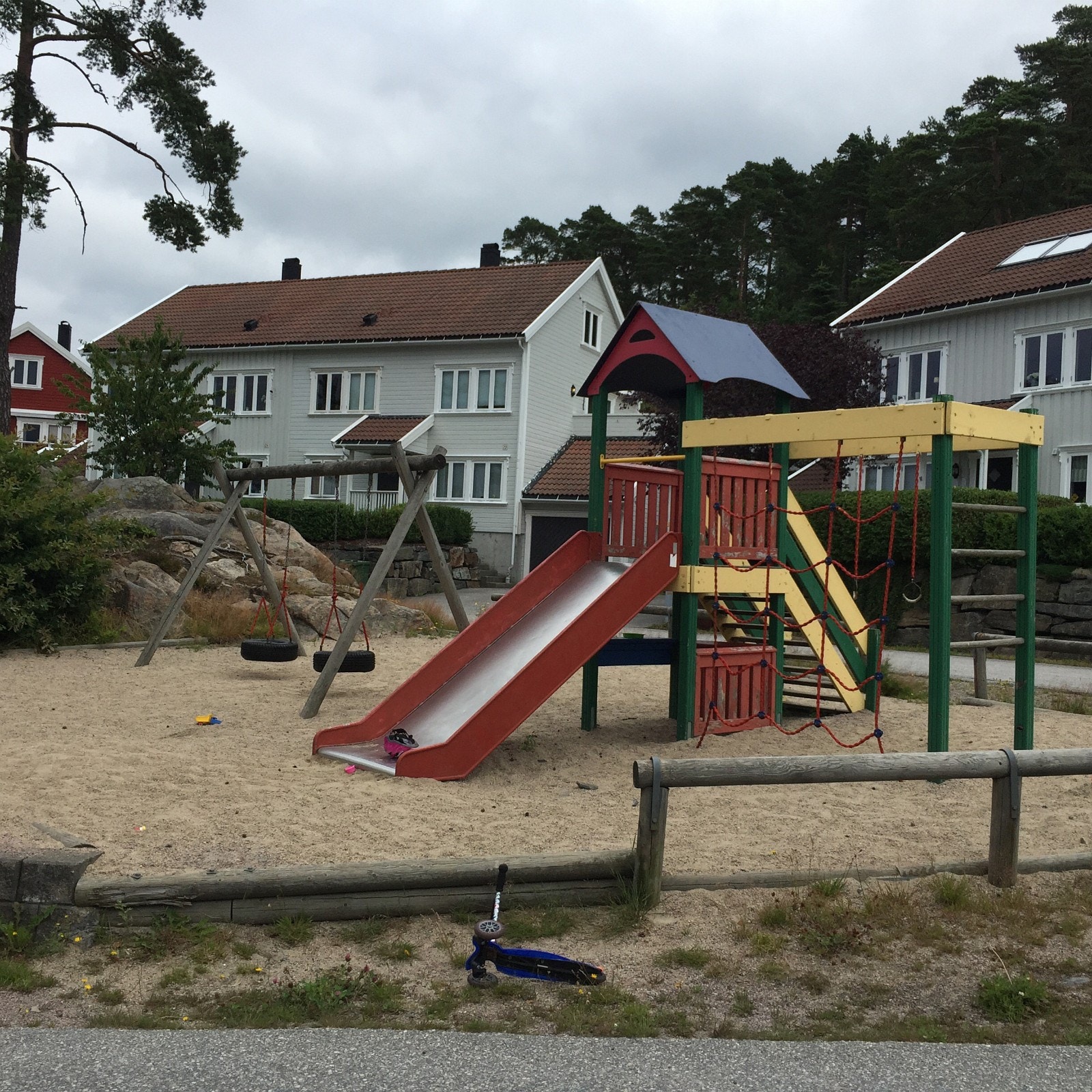 Lekeplass rett foran bolig Galleribilde