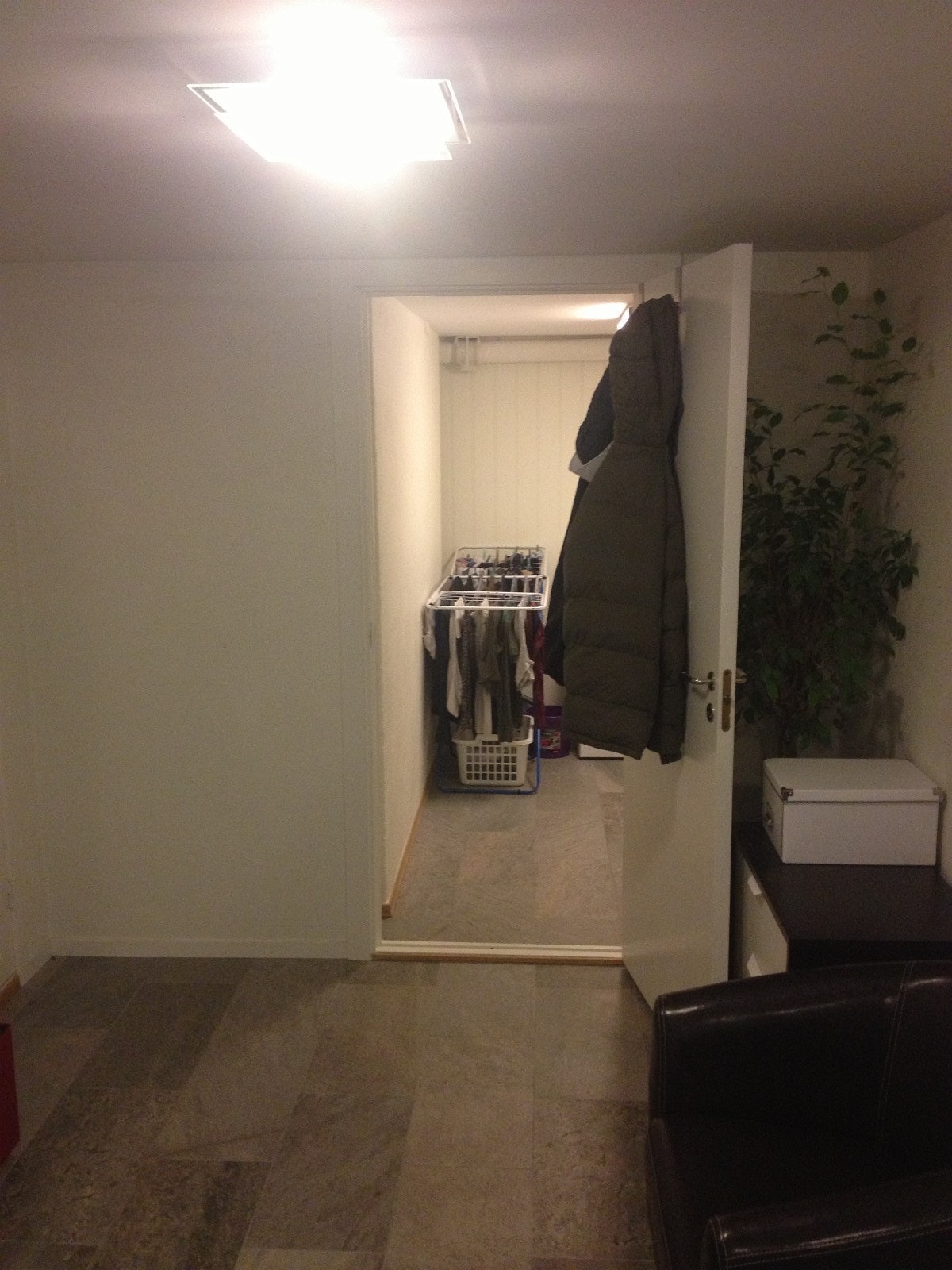 Gang inn mot vaskerom/teknisk Galleribilde