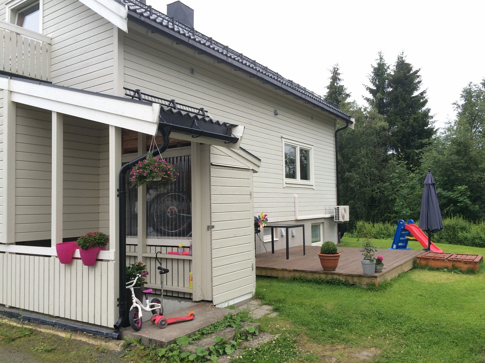 Egen inngang, utebod og uteplass Galleribilde