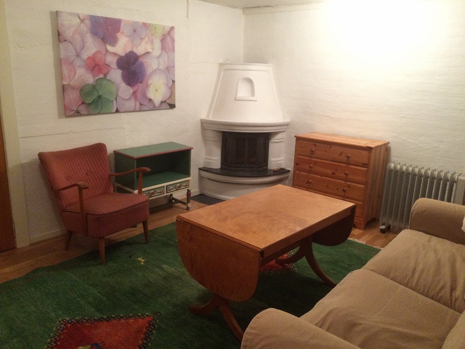 Kjellerstue med peis (mulig møblering vist - nå ikke møblert) Galleribilde