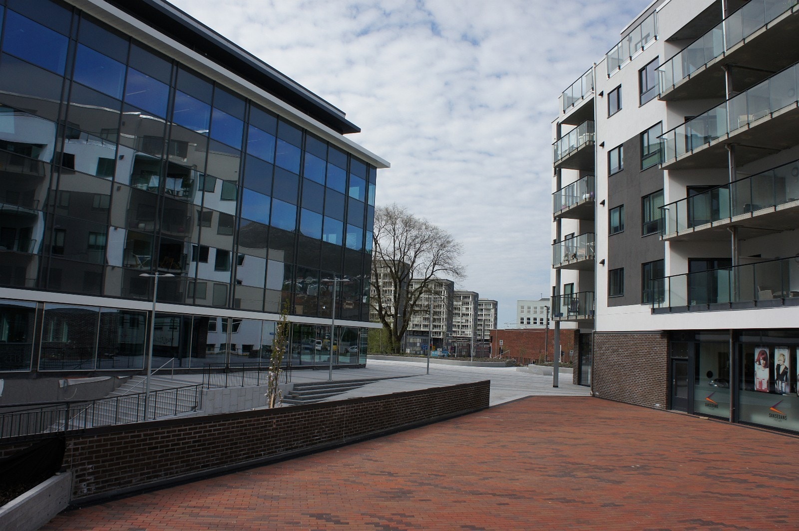 Flotte uteområder. Det er også etablert frisør og velvære salnong på torget. Galleribilde