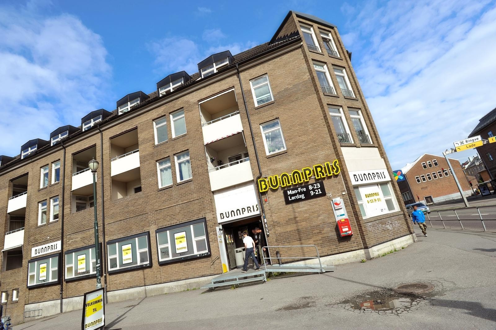 Under 5 minutters gange til nærmeste butikk. Galleribilde