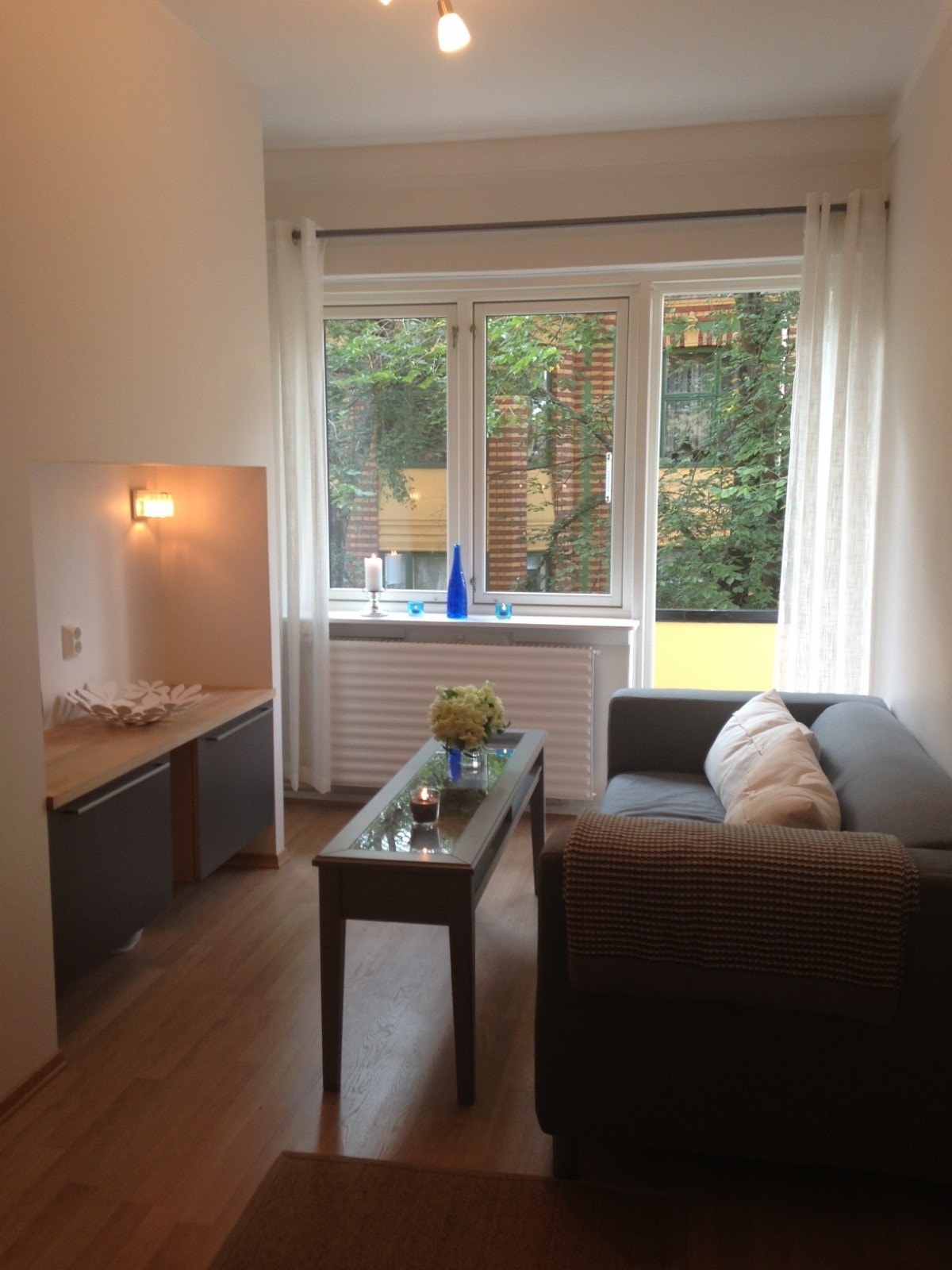 Lys og luftig stueplass, sentralfyr, balkong Galleribilde