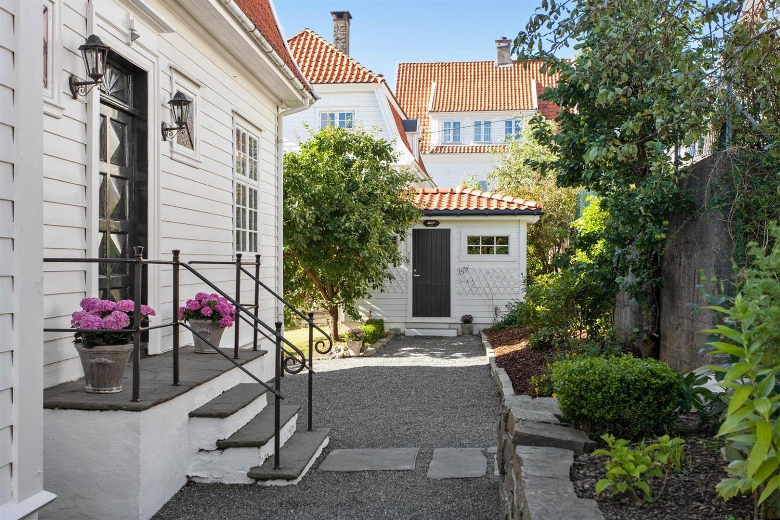 Dette er virkelig en fantastiske villa med nydelige detaljer og gjennomføringer. Her er det beviste valg som har vært med på å gi huset et unikt og flott særpreg. Galleribilde