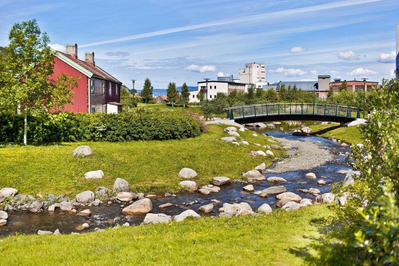 En kort spasertur unna finner du fantastiske og naturskjønne turområder rundt Ilabekken Galleribilde