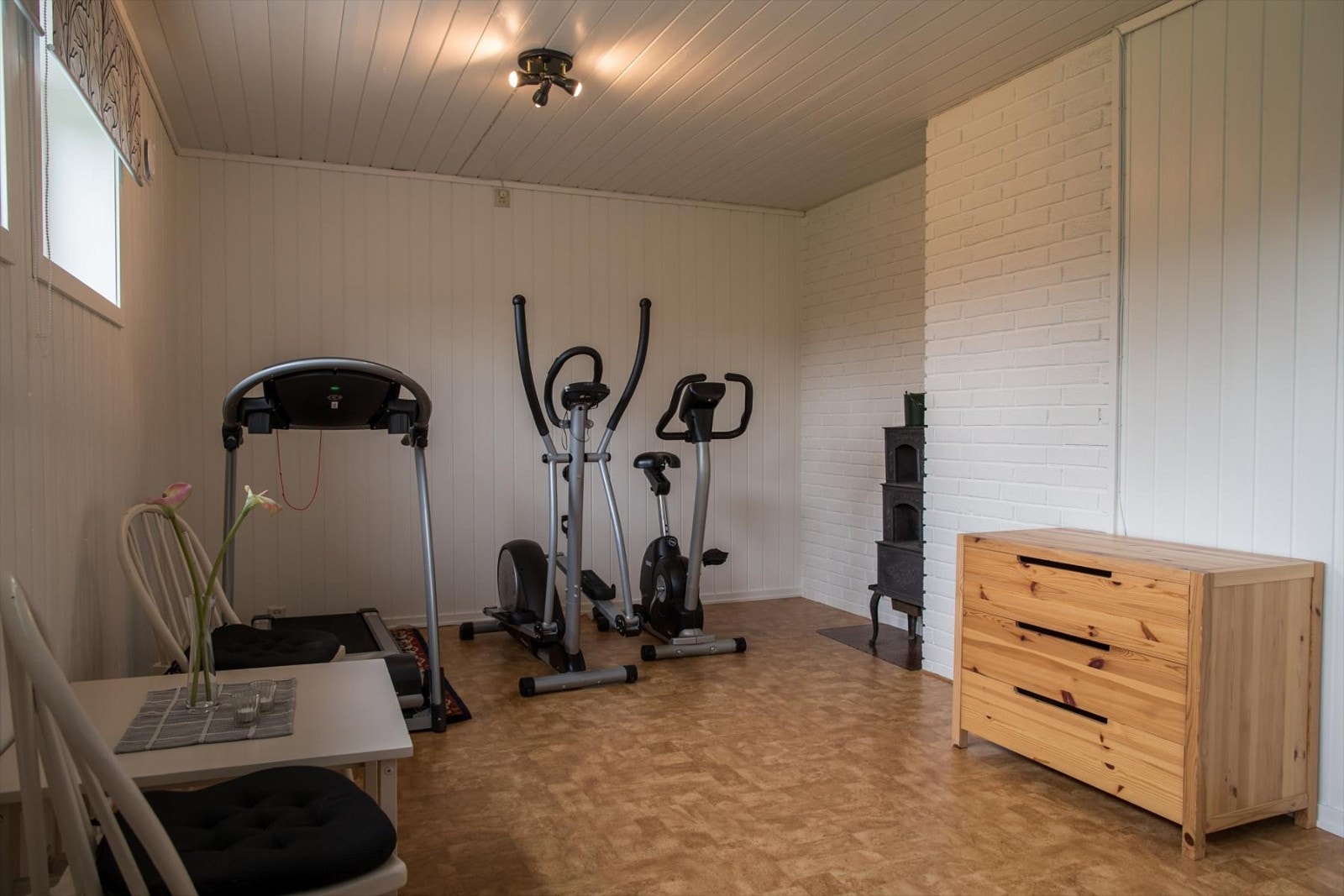 Kjellerstue / trimrom Galleribilde