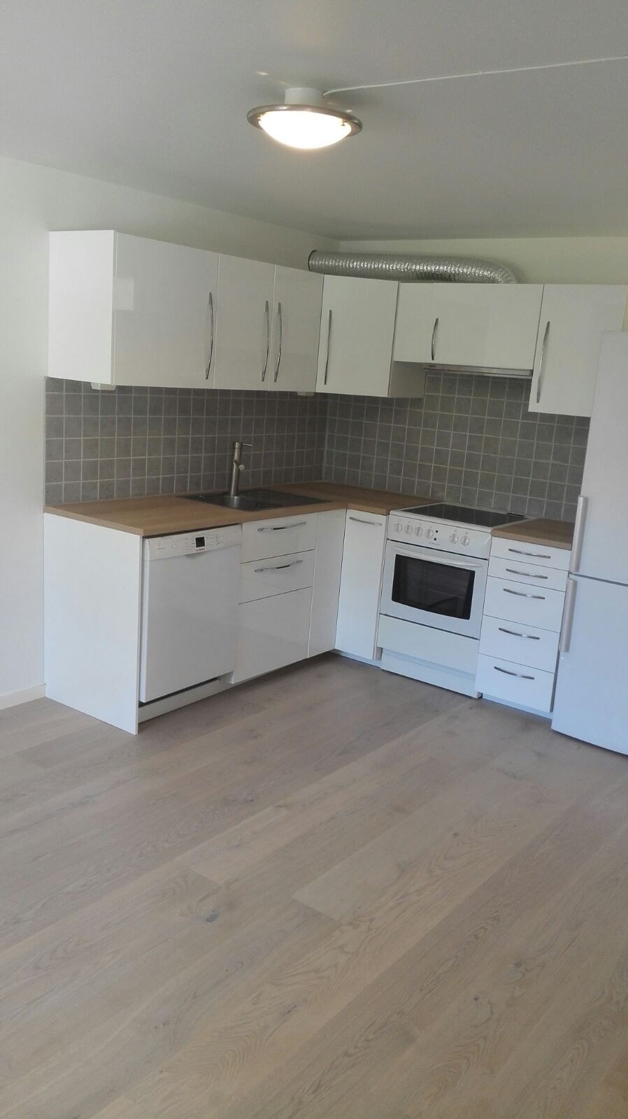 Åpen kjøkkenløsning i stue Galleribilde