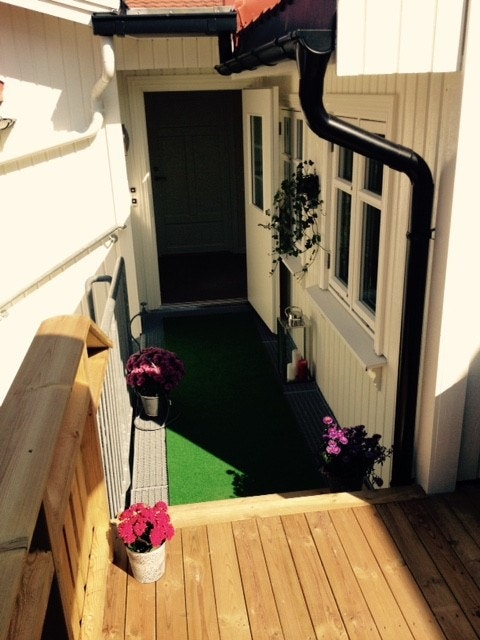 Sit. fra terrasse sett mot inngang Galleribilde